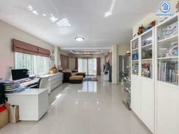 *****บ้านเดี่ยวมือสองย่านกรุงเทพฯ ม.สวนหลวงวิลล์ เฉลิมพระเกียรติ เนื้อที่ 63.2 ตร.ว. ฟังก์ชัน 3 ห้องนอน 4 ห้องน้ำ 1 ที่จอดรถ บ้านสวยสภาพดี แถมฟรี เครื่องปรับอากาศ 3 เครื่อง + เครื่องทำน้ำอุ่น 2 เครื่อง บนทำเลแห่งการเดินทาง เชื่อมต่อหลลายเส้นทาง อาทิ เช่น ถ.กาญจนาภิเษก, ถ.เฉลิมพระเกียรติ ร.9, ถ.บางนา-ตราด ใกล้สนามบินสุวรรณภูมิ